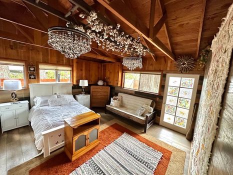 Eureka, CA Chalet Rentals Find the Best Deals on cozycozy