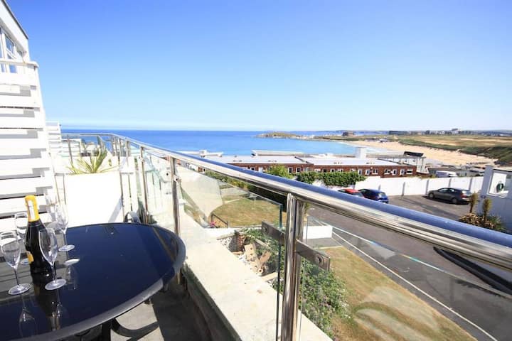 Panoramic Views Over Fistral Beach. Swimming Pool. - Perranporth