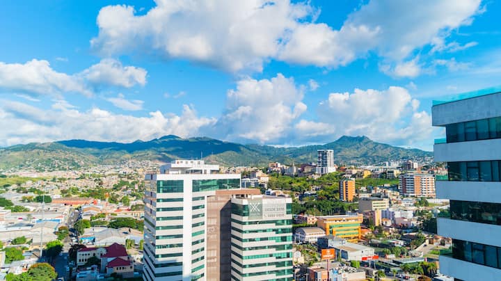 Luxury Views above Centro Morazán Mall - Tegucigalpa