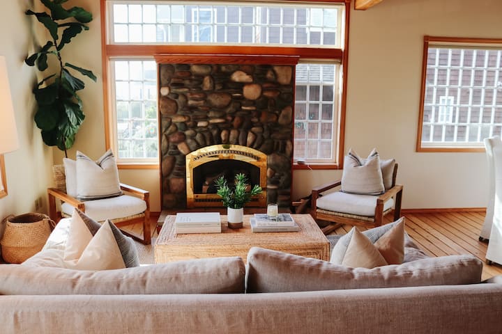 Cannonbeachhaus: A Luxury Cottage By Haystack Rock - Arch Cape, OR