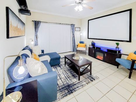 Vacation rentals & Airbnbs in Nash, TX cozycozy