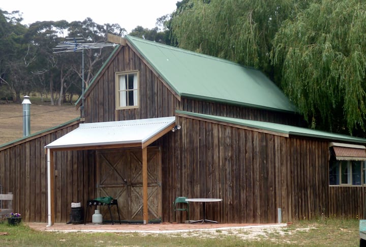 Chamel Fields Farmstay Barn -Adopt A Horse Holiday - Macclesfield, Australia