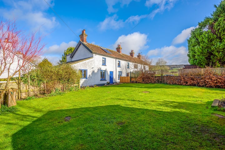 Home Away From Home At Foot Of The Blackdown Hills - Somerset