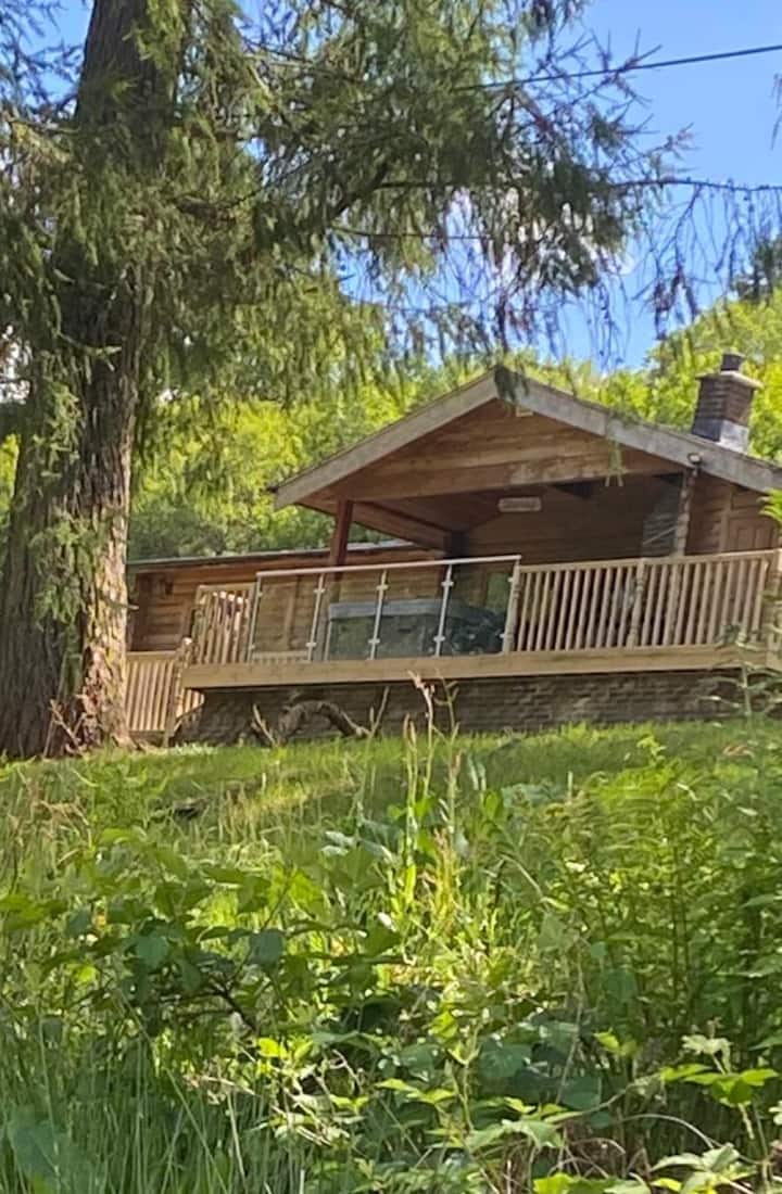Rustic Cedar Lodge With Hot Tub  Deck & Sauna - Loch Awe