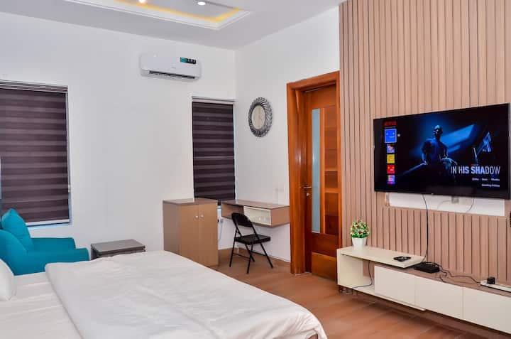 Charming Luxury Private And Living Room Aparthotel - Lagos