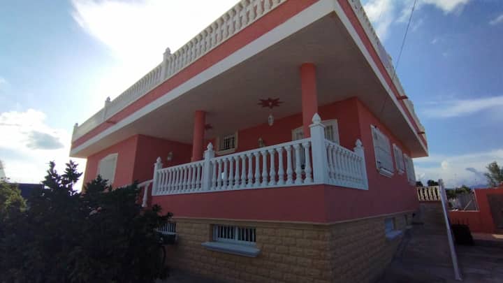 Agradable Villa Casa De 3 Plantas Con Terraza Y Balcón En Todas Las Habitaciones A 5 Minutos De A7  Dirección Alicante Y Murcia. - Beniel