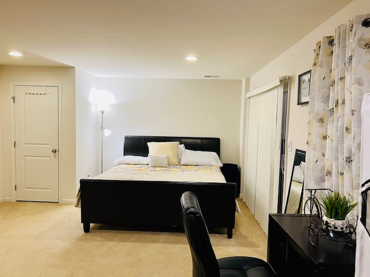 Warm & Cheerful Fully Furnished Luxury Guest Suite - University of Delaware, Newark