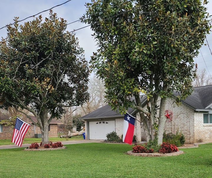 2 Br Home, Quiet Neighborhood - Shy Pond, TX