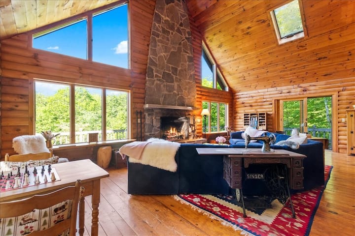 Quintessential Cabin In The Woods Near Town - Manchester, VT