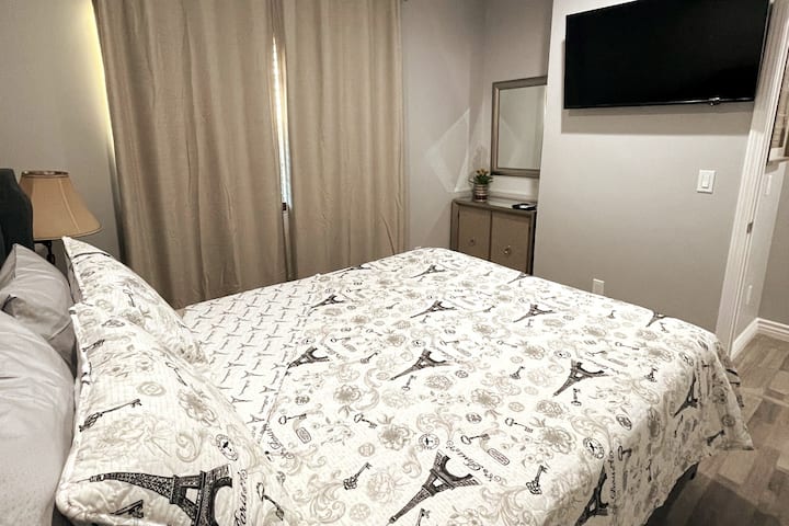 Newly Built Guest House In Pico Rivera - 唐尼