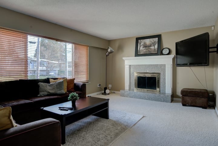 Large 4-bedroom Upper Level Home - Coquitlam