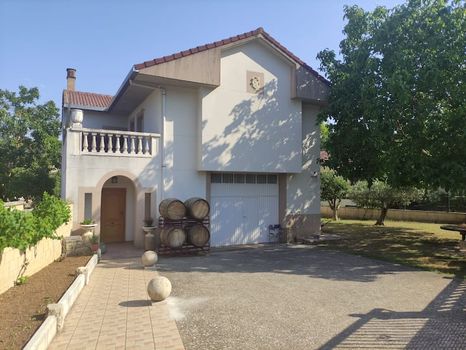 Estella Villas and Beach house Best Price on cozycozy