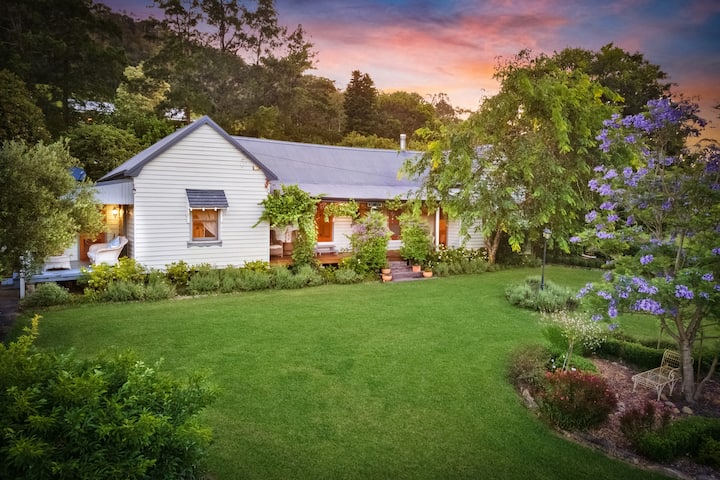 Luxury Farmstay With Style, Space And Cheeky Goats - Central Coast