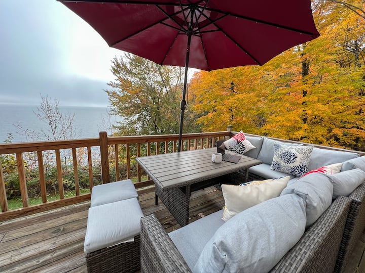 Beautiful Lake Front 3br Cabin W/sunset Views! - Derby, VT