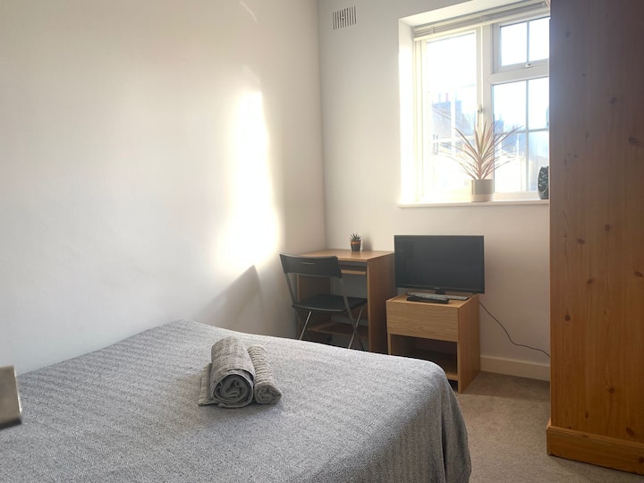 Gorgeous, Cosy Room 5mins Walk To Victoria Station - Central London