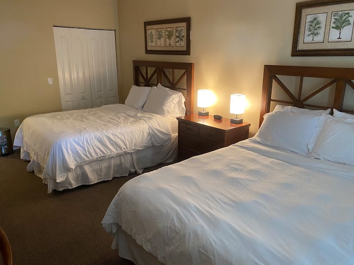 Hotel Room With 2 Beds And A Bath - Longboat Key, FL