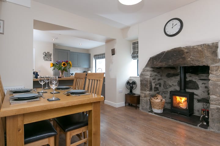 Cottage With Rare Parking In Heart Of Llanberis - ベセスダ