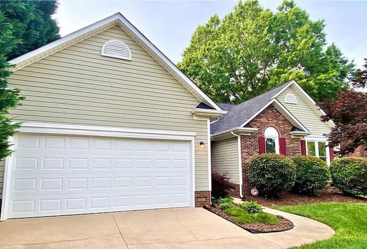 Charlotte/harrisburg/concord Magnificent Homestead Stay |3br| Close To Uptown . - Concord, NC