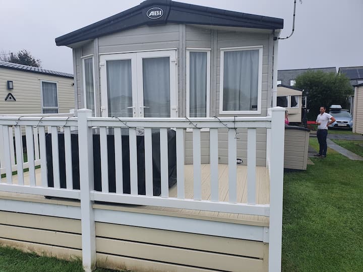 Delightful Immaculate Mobile Home By The Sea - Westward Ho!