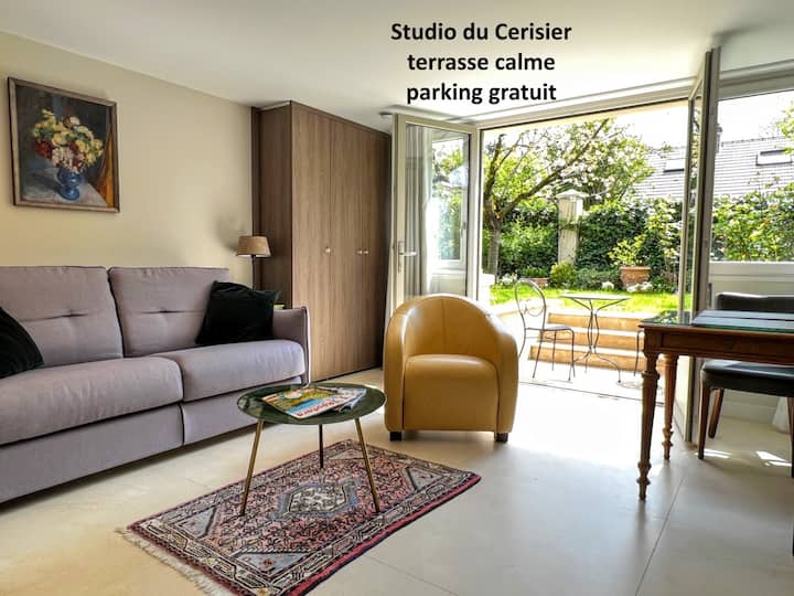 Studio Du Cerisier : 25m²,  Terrasse, Calme. - Ville-d'Avray