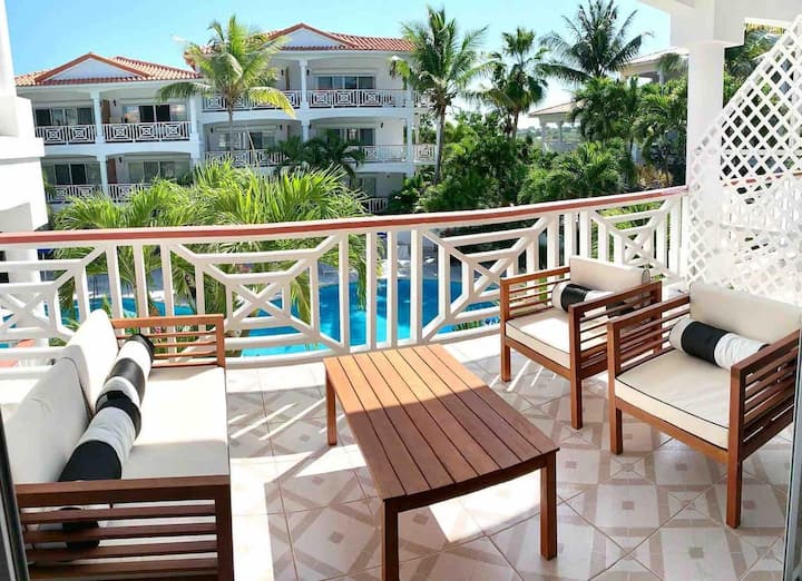 *Balcony View* Renovated Modern Studio C202 - Turks and Caicos Islands