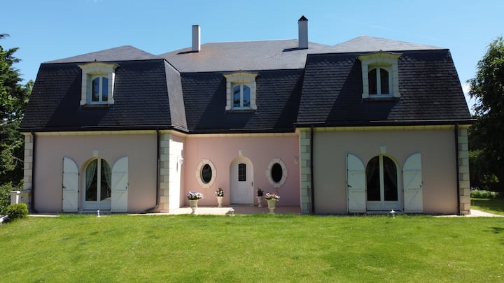 Villa Type Mansard - Chambre N°2 - Ermenonville