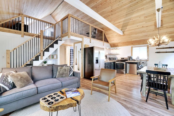 Cozy Cabin W/ Deck, Firepits, Spacious Loft, Lakes - Arrowhead Lake, PA