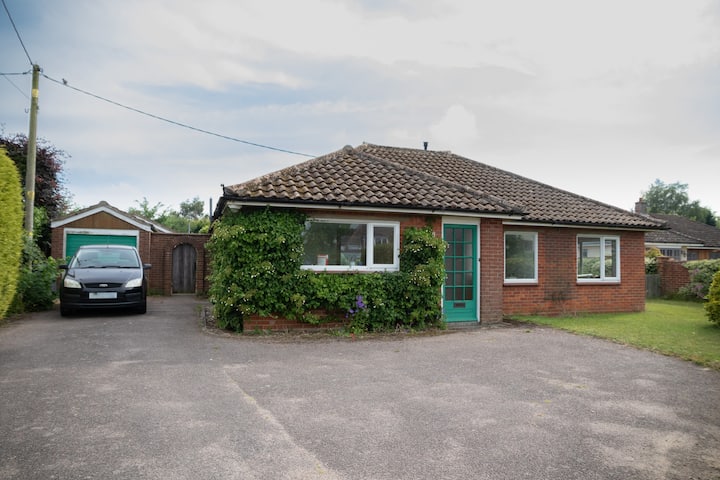 Cheerful 3 Bedroom Accessible Bungalow - Suffolk