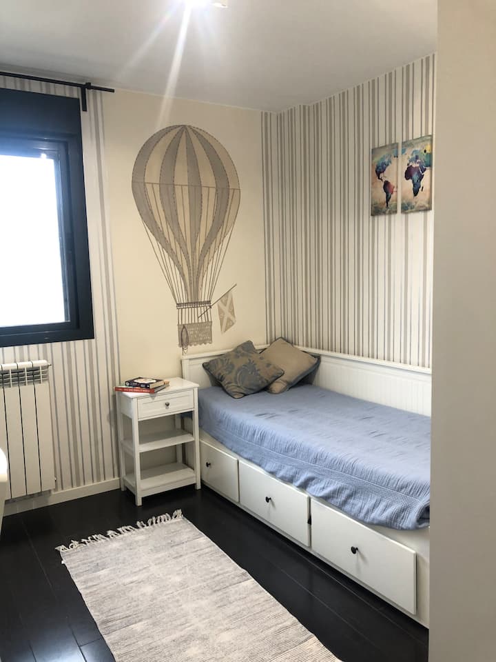 Private Room In Convenient Apartment - Saragozza