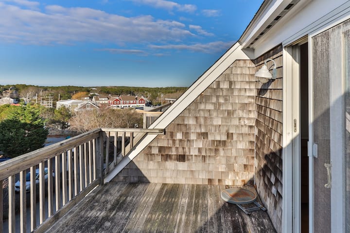 Pristine Two Bedroom Lookout Bay Townhouse - Race Point Beach, MA