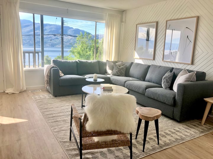 Stunning Okanagan Lakeview Home, 3 Bedroom & Den - Peachland