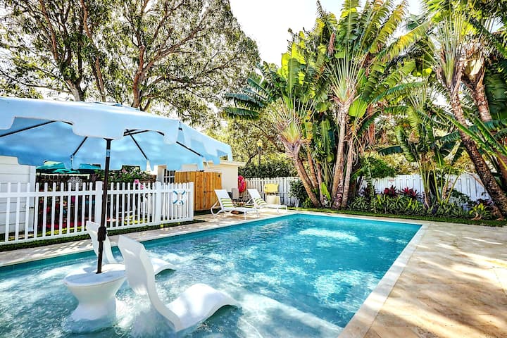Downtown Tropical Oasis- Heated Pool/ Private Fenced Yard. - The Bahamas