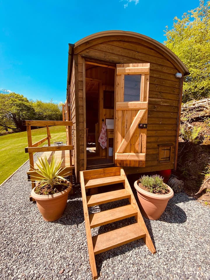 Delightful 1-bed Shepherd's Hut With Own Bathroom. - Wimbleball Lake