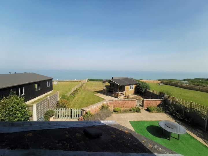 Beautiful 4 Bed Home With Sea View - Mundesley