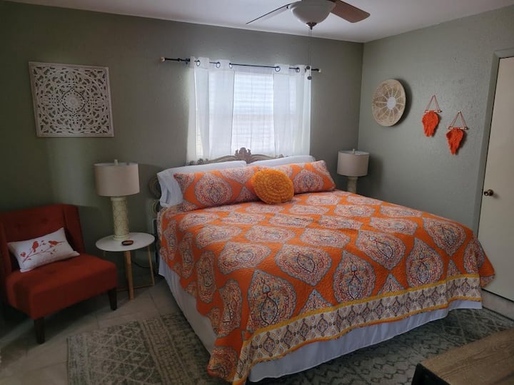 Alamo Park House:
3 Bedroom Home With Game Room. - Alamogordo, NM