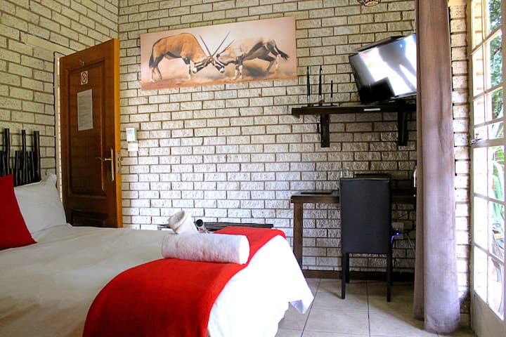 Budget Room @ Lion's Guesthouse - Groblersdal