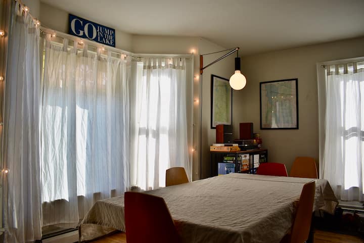 Cozy Queen Bedroom In The Heart Of Nek - Greensboro, VT