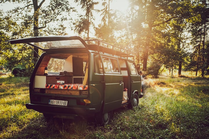 Urban Nomad Buntovan Vw Camper - Belgrád
