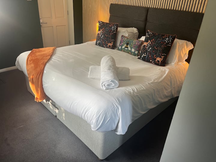 Superking Bed In Air Con Ensuite - Room Only - Woodhall Spa