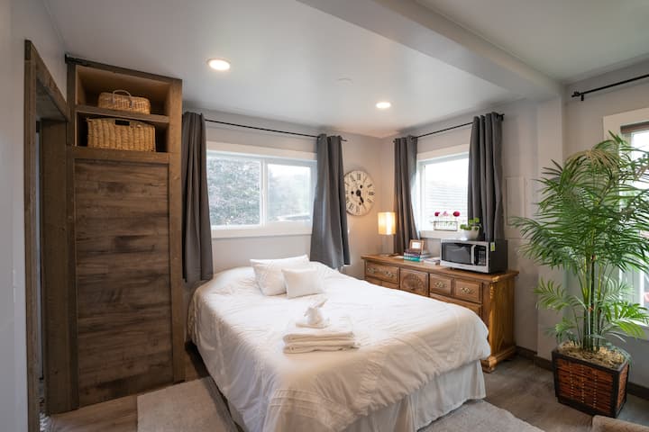 Mini Manor 1-room Suite - A Farm Life Experience! - Mount Vernon, WA