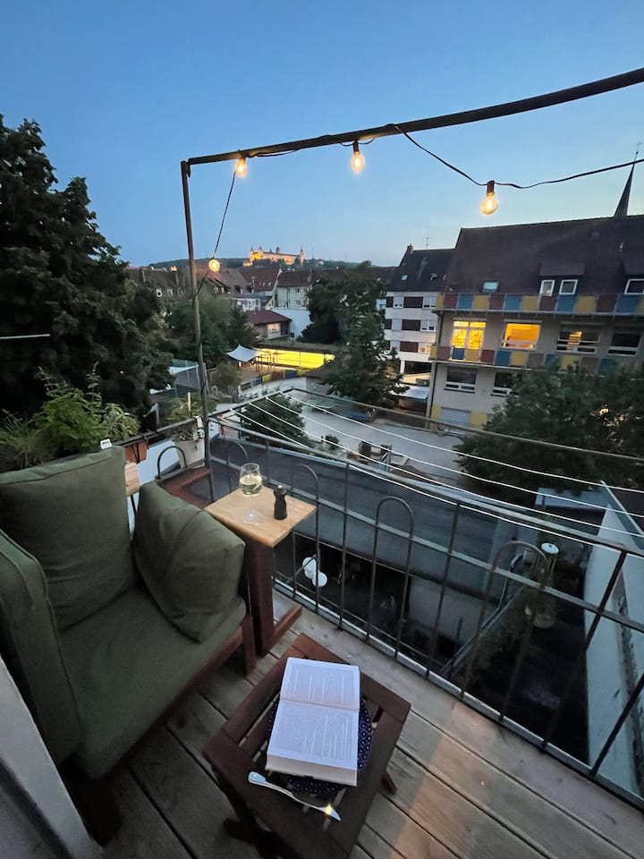 Innenstadtwohnung Mit Balkon Und Festungsblick - Wurtzbourg
