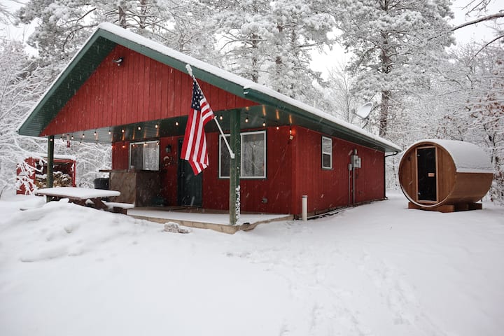 Valley Red Cabin - ウィスコンシン州