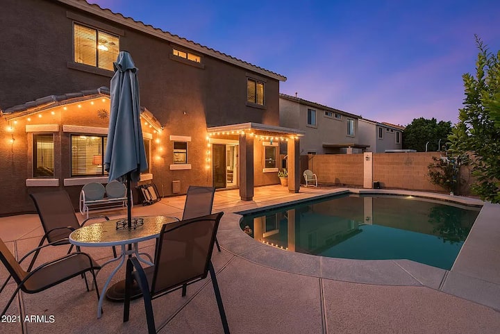 Spacious Home W/ Private Pool In Heart Of Surprise - White Tank Mountain Regional Park, Waddell