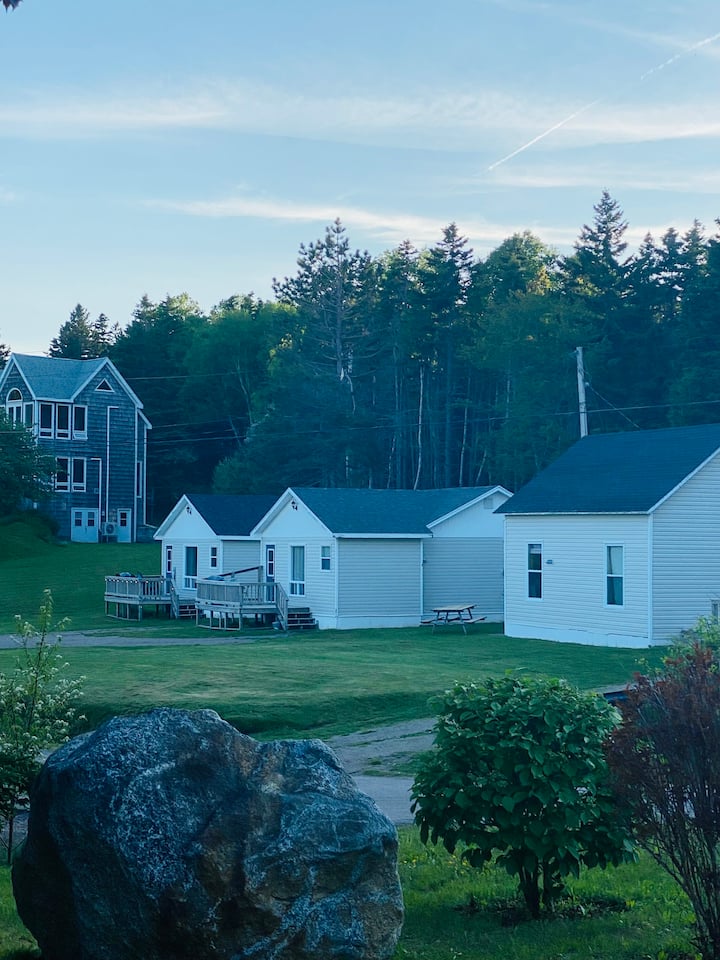 Bear Cove Cottages | Cottage 2 - Ingonish Beach