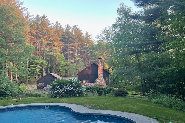 Lovely Vacation Home On Secluded Hillside With Views And Heated Pool - New Marlborough, MA