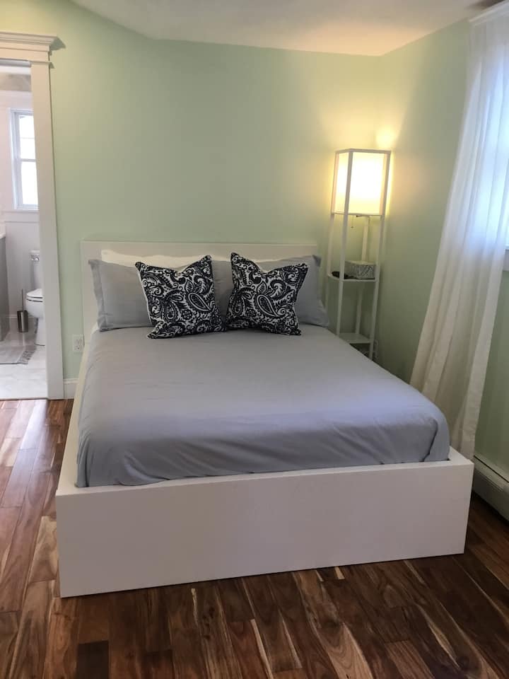Private Bedroom. Vineyard Haven - Edgartown, MA