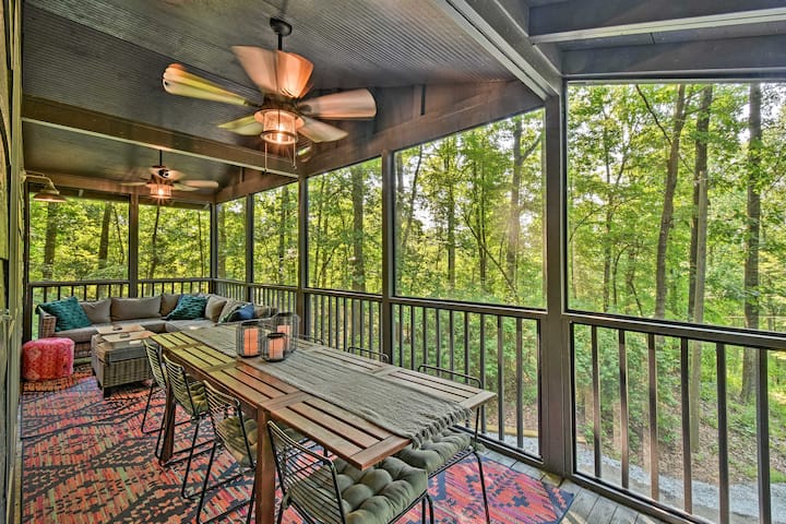 Cozy Wooded Cottage With Private Dock - Lake Hartwell