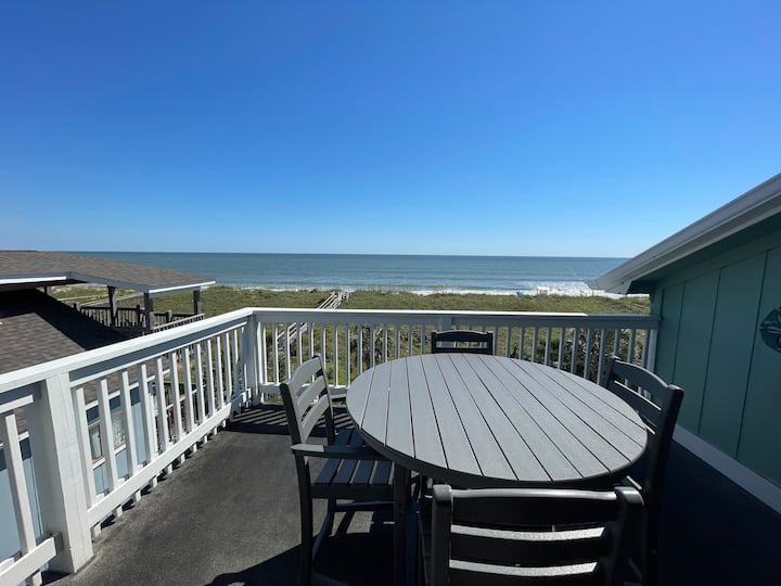 Dog Friendly Oceanfront Condo! Relax At The Reefs! - カロライナビーチ, NC