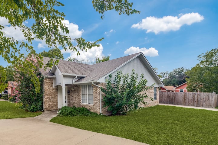 3 Bedrooms Home With Two Full Bath - Fairview, TX