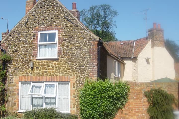 Charming 4 Bedroom Cottage With Off-road Parking - Snettisham